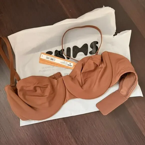 SKIMS Smoothing Intimates Unlined Strapless Bra – 32B - Picture 2 of 4